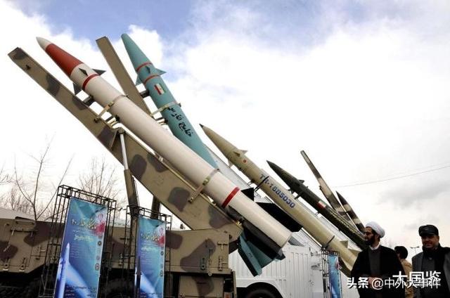 大批美舰浩荡穿越海峡，军方下令对美反击，导弹对准400个目标