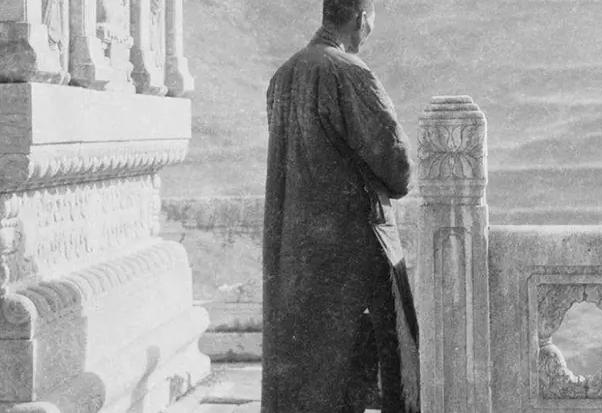 1949年，解放军抓住一个“假和尚”，审问后才发