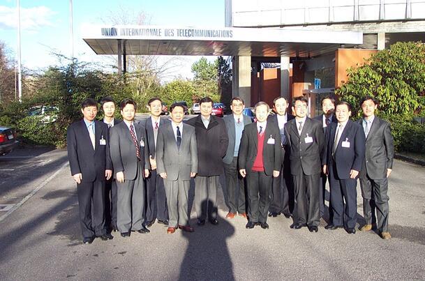 Τ��ƽ���й�����ҵ������չ��������