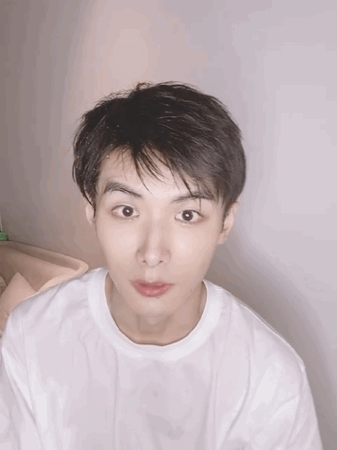 新剧没达到预期，赵弈钦连泼自己三杯水给于正