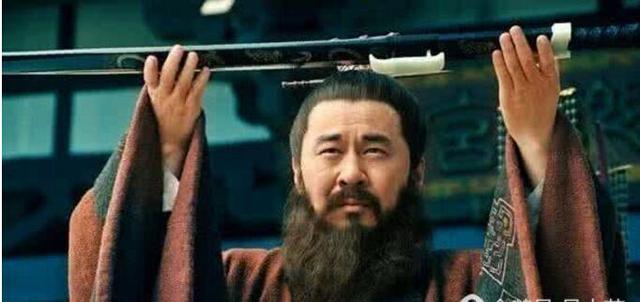 汉灵帝刘宏其实也力挽狂澜过，却成了压倒东汉的最后一根稻草