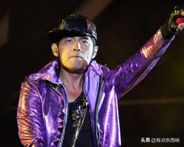 侯佩芩曾跟周杰伦恋爱，分手后杰伦为她写歌，现两人都已有了归属