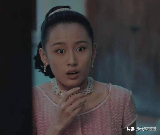 《小娘惹》中的美女，精通三国语言，如今22岁演狠毒大姐被骂