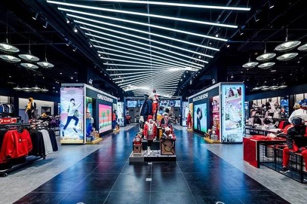 美国鞋王“跑进”中国市场，超越李宁和特步，