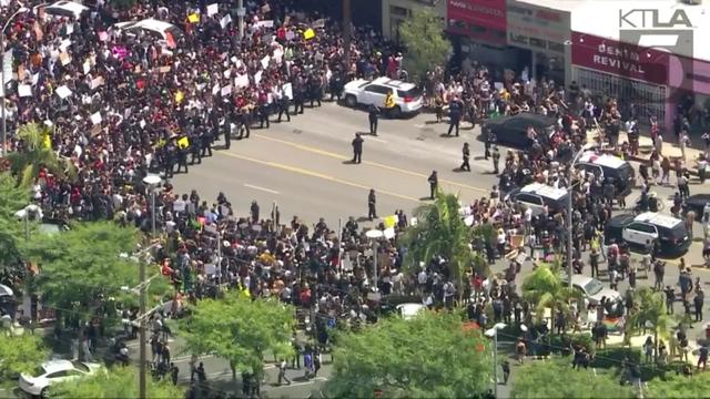 暴徒点燃华盛顿，连穷人区和流浪汉也没放过，