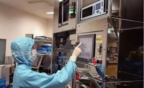 喜事连连！中国企业突破蒸镀机技术瓶颈，成功