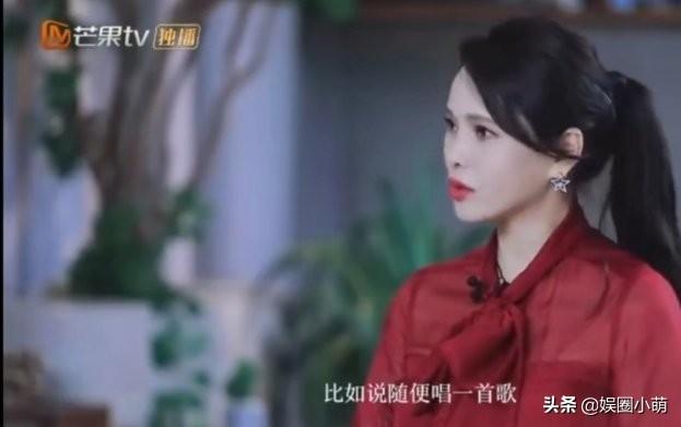 伊能静儿子和六位闺蜜吃饭，生活照喜欢穿裙子