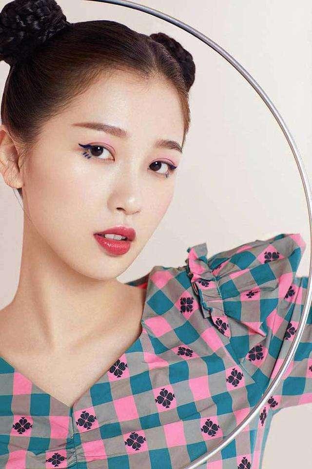 虞书欣小号发文频繁，粉丝激烈抗议反而不吭声