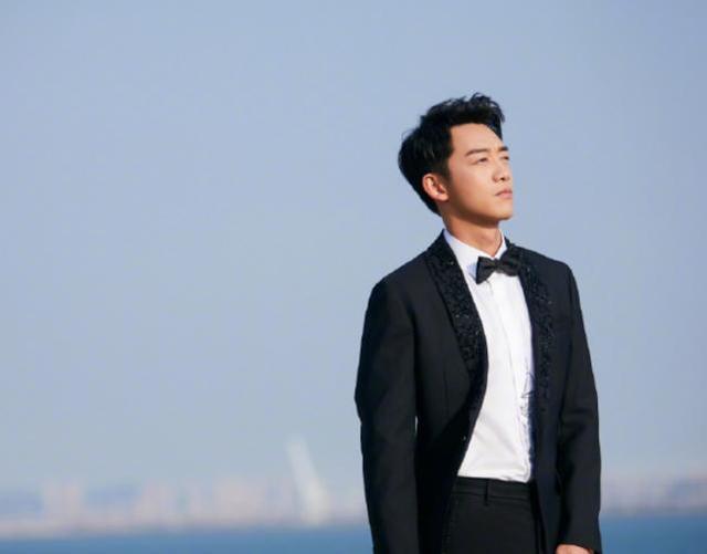 刚开店就要黄？郑恺火锅店装修全靠抄袭，他的