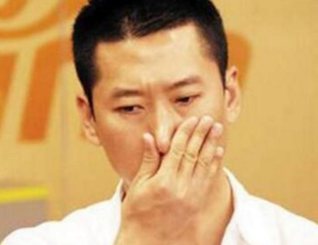 残忍拒绝罗慧娟的求婚，和朱茵分手，原来周星驰最爱的是他