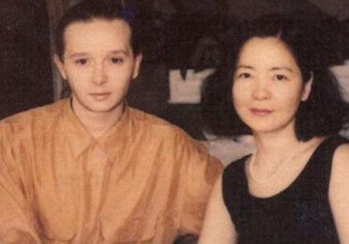 一代传奇歌后邓丽君，离奇身亡，25年后揭开死亡真相