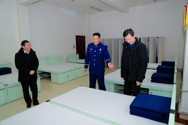 济南新材料产业园区管委会主任陈西武慰问梓东中队消防指战员
