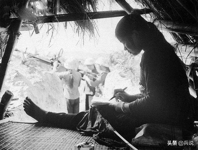 出境潜伏30小时，来了3名越军，最前面的是女兵