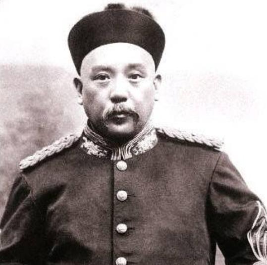 鲁迅只见了袁世凯一面，回家后却用30个字高度评价，他说了什么？