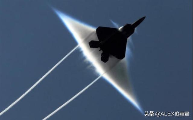 又少一架：美军“绝版”F-22隐身战斗机坠毁，仅差12英里就到基地