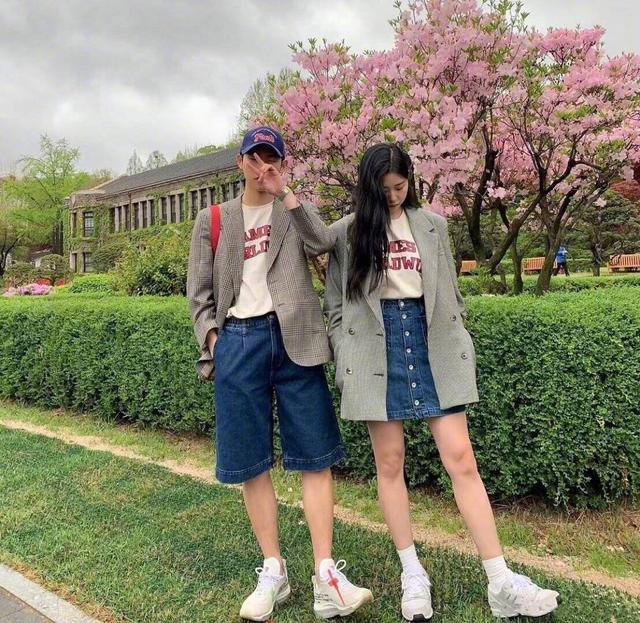 情侣装的正确打开方式,几组大学生情侣的穿搭LOOK,活力满满