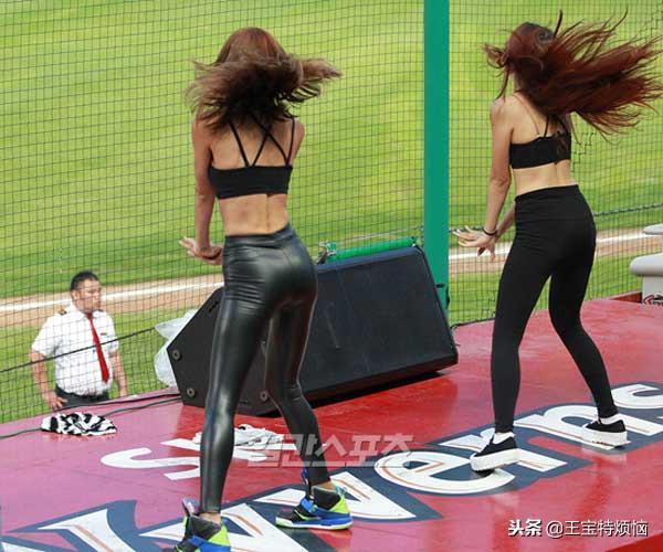 难怪韩国女明星都是皮裤控？穿上后，好身材想藏都藏不住