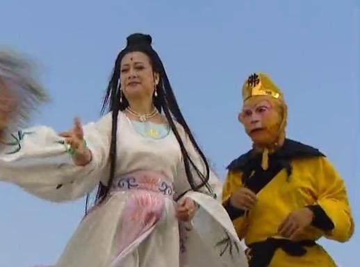 唐僧师徒通天河遇鲤鱼精 观音菩萨不着衣妆前往