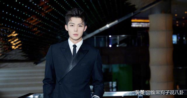 教“现任”撕前任，自己却一键隐身？张铭恩是