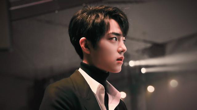 肖战再获“力挺”，金扫帚奖“翻车”，两大导演公开支持肖战