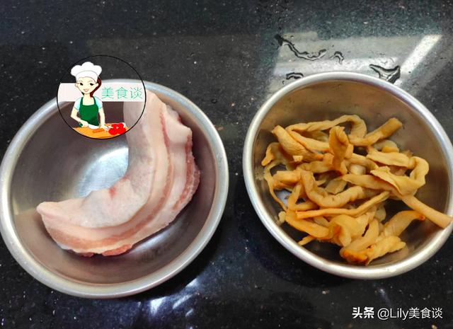 热天，五花肉和此是绝配，鲜香爽脆，一咬满口香，实在是太下饭了