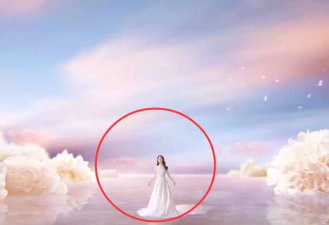 有种时尚叫赵丽颖的裙子，复出后无论什么款式