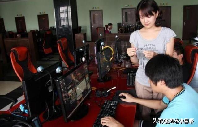 现在的网吧充200送400都没人去？网友揭开潜规则