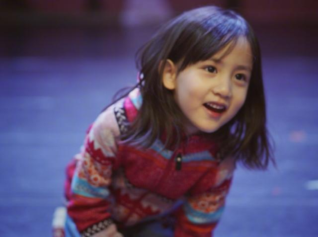 躲过了长大后的多多，却没躲过黄磊的小女儿，