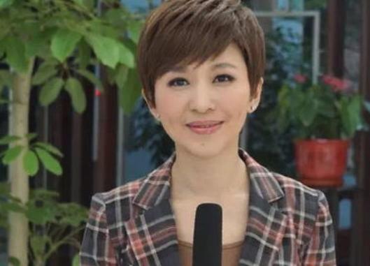 “央视一姐”欧阳夏丹，父亲早逝，母亲患癌，