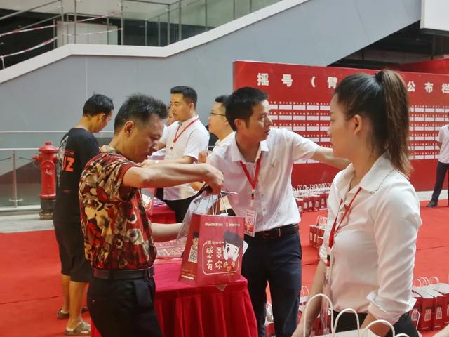 “真正的公平、公正、公开！”新洪城大市场首场分铺活动圆满结束