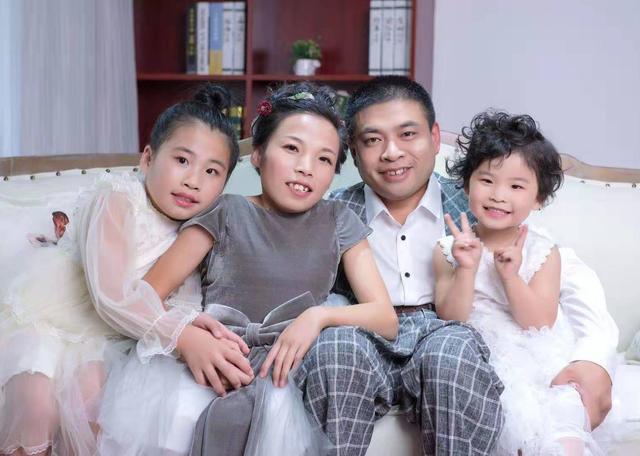 上海姑娘网恋农村驼背男，不顾劝阻嫁给他，生