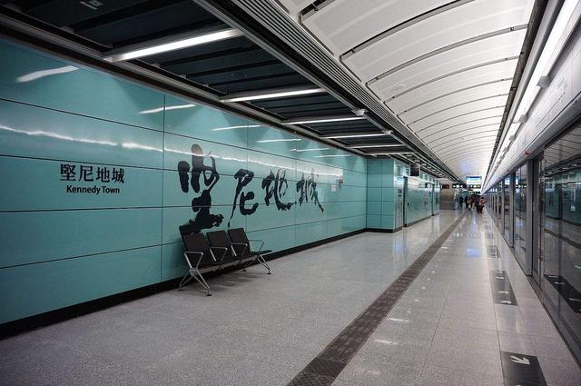 父亲去世前花385万买下一座山，他推平建商场，