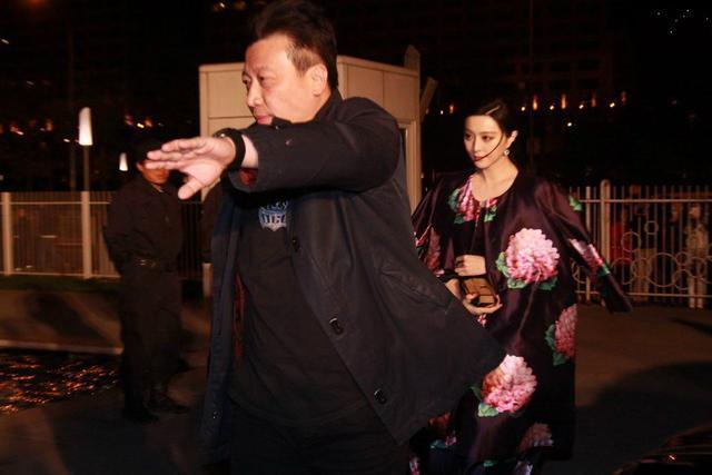 力捧范冰冰16年后，贾云锒铛入狱，他和范冰冰的故事并不简单