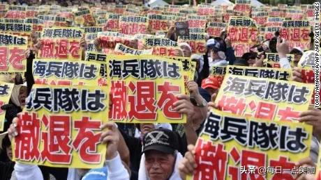 美国大兵疯了！打劫日本店铺，抢走65000美元，引