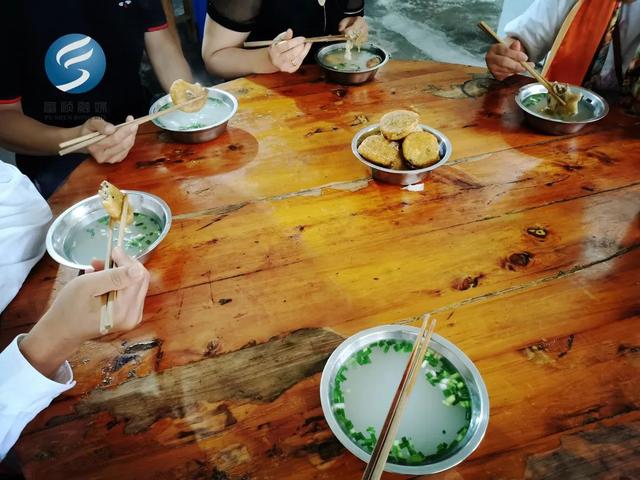 富顺这道非遗美食，已有近200年历史！鲜黄酥脆，超好吃