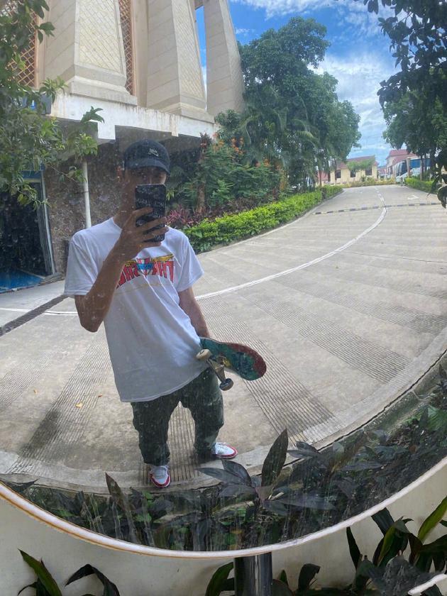 范冰冰、范丞丞、王一博、郑爽等明星过父亲节，一个比一个孝顺