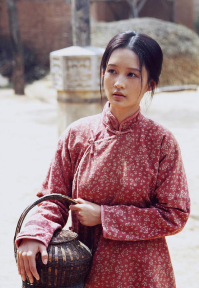 《锦绣南歌》热播，李沁又一部剧上路了，飒爽英姿女军医你期待吗