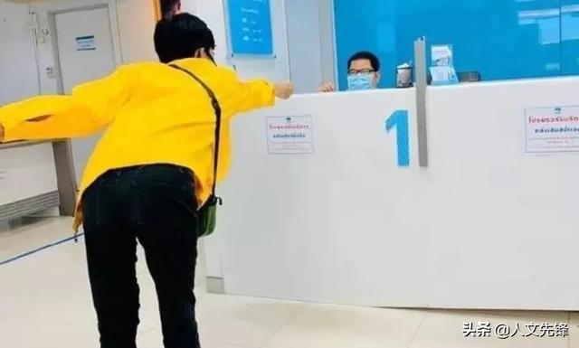 有一种口罩，叫“泰式口罩”；有一种距离，叫“泰式距离”