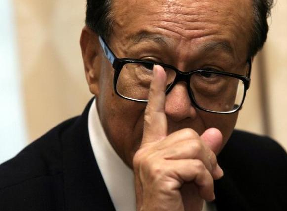 亿万资产大挪移，6700亿豪置英国被封爵，李嘉诚