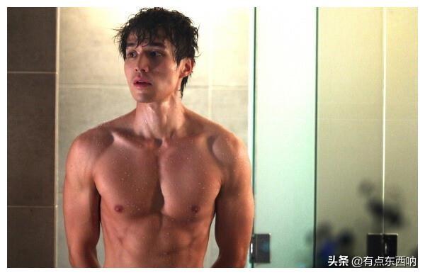 38岁李栋旭，曾经的肉肉男减肥成功化身男神，肌肤白皙吹弹可破