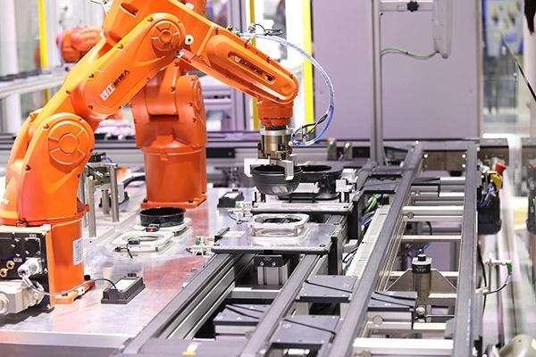 中国不粘锅大王：把国产炒菜锅卖到美国，一年