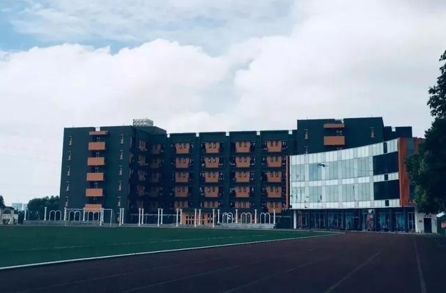 天府新区这所大学是四川省第一批民办高校，同类院校里的佼佼者