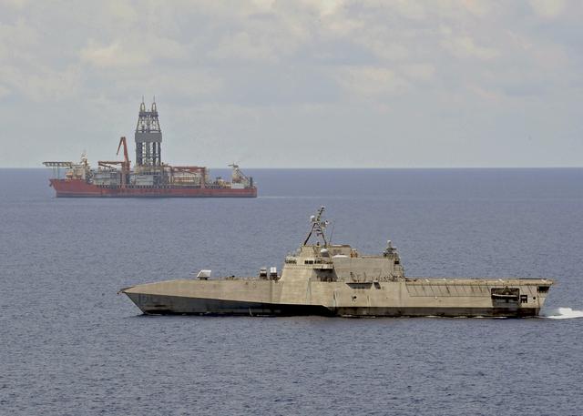 美隐身舰增援马来西亚，贴身保护钻井平台，撕