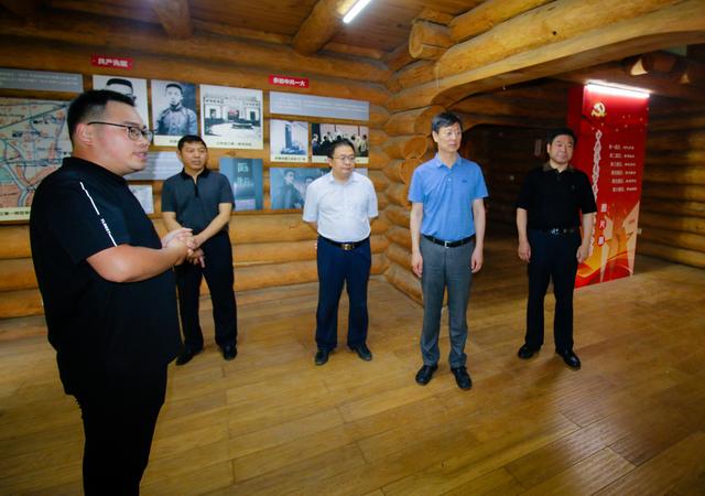 济南新材料产业园区管委会主任陈西武到北园街道调研