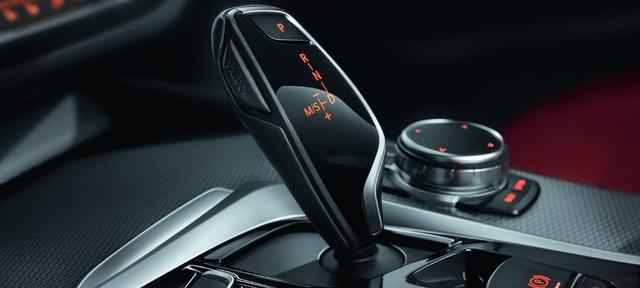 手握40万，开完宝马5系，再换到奥迪A6L上，对比后差距明显