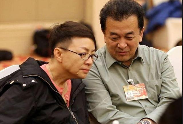 “钉子户”宋丹丹告别春晚后，惨遭“翻车”，艺术家人设崩塌？