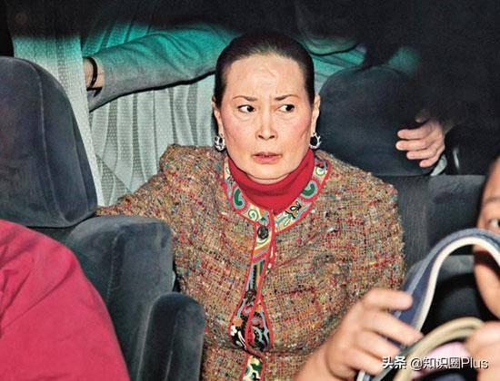 何鸿燊何氏家族悼文，留下四房十七杰，详细了