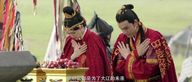 唐嫣产后首露面！一身黑衣玩变装笑容甜美哪像37，新剧颜值创新高