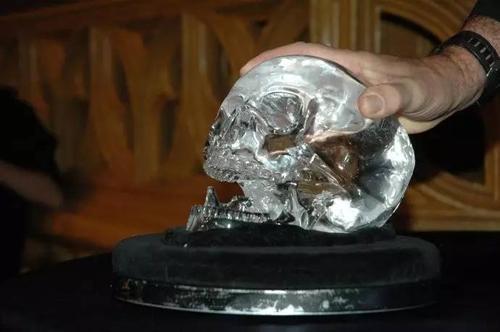 玛雅人的水晶头骨到底是怎么来的，是不是真的有这样的东西