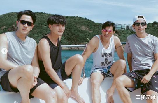 与杨幂离婚后刘恺威逐渐放开，现身游艇派对与多名比基尼美女合影